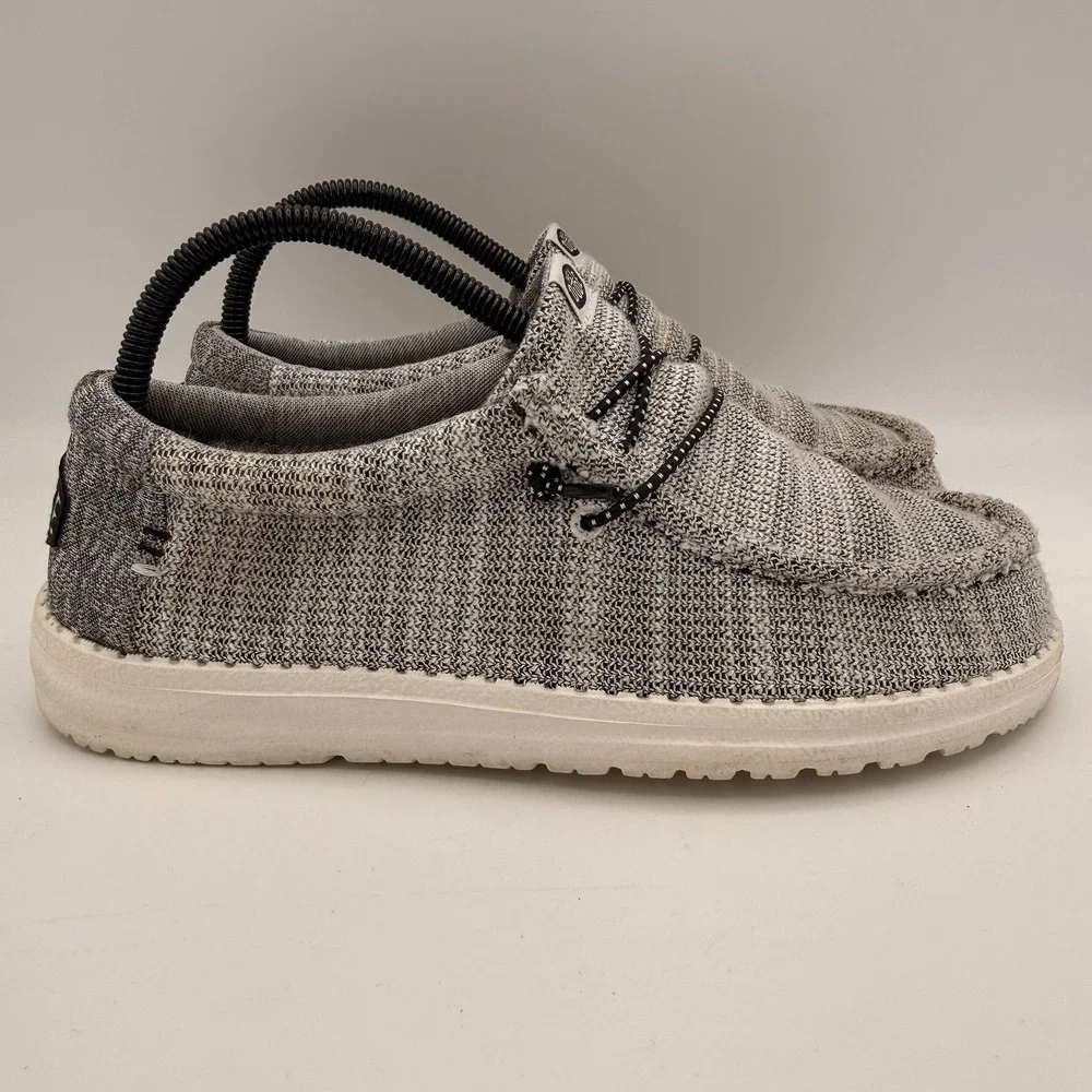 Unisex Wally Youth Stretch Gray White Yin Yang Slip-On Shoes Size J6 (Women's 8)